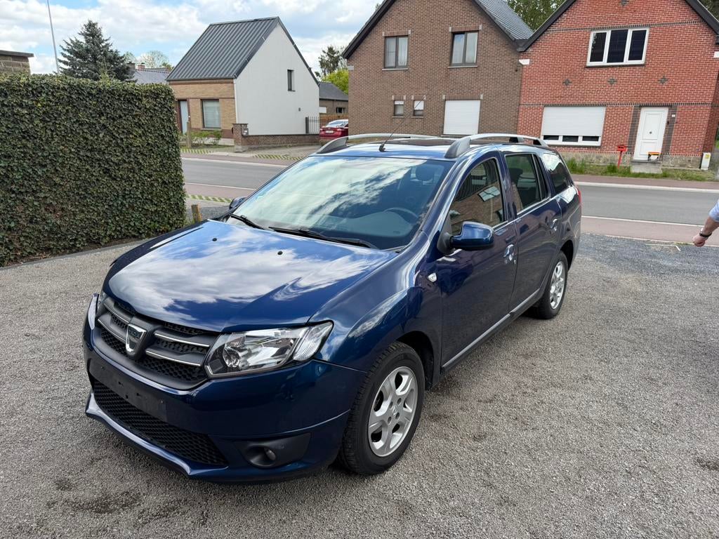 Dacia logan 2016 - Benzine 160.000km Automaat start rijd goe, Auto diversen, Ongevalwagen, Ophalen of Verzenden, Automaat, Benzine
