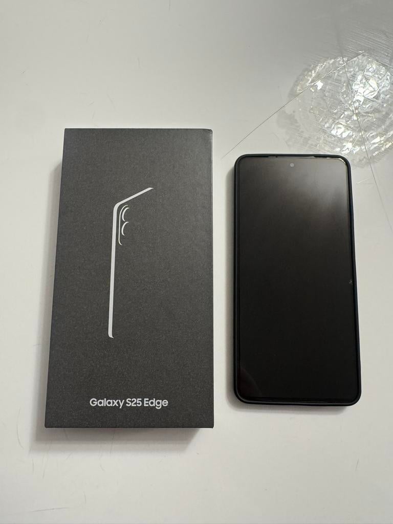 Samsung S25 Edge 256 Go + accessoires, 256 GB, Enlèvement, Comme neuf