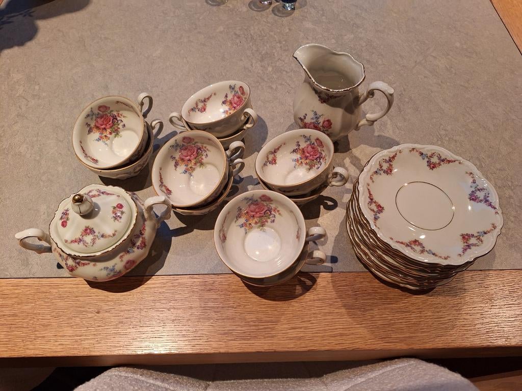 Service ancien tasses, sous tasses, sucrier, pot à lait., Antiquités & Art, Enlèvement