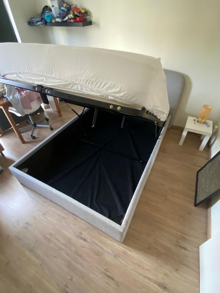 Bed met opbergruimte 1m40 op 2m, Huis en Inrichting, Slaapkamer | Bedden, Ophalen