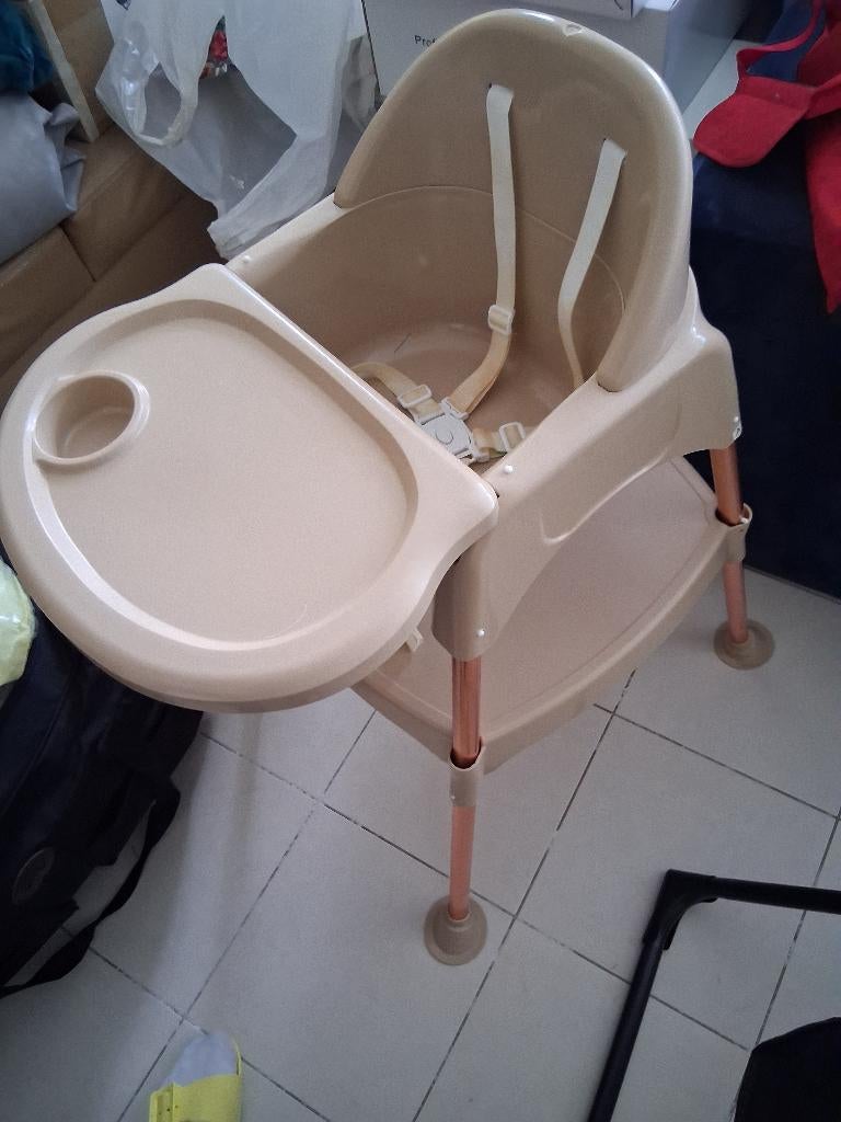 Chaise Bébé ( à table ), Enlèvement, Comme neuf, Chaise de table, Ceinture(s)