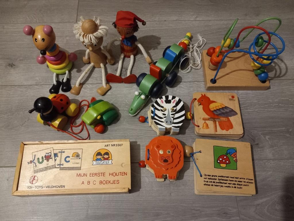 Houten boekjes en speelgoed, Ophalen