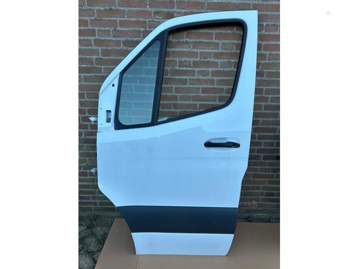 Portier 2Deurs links van een Mercedes Sprinter (147), Auto-onderdelen, Gebruikt, -, Deur, Ophalen of Verzenden