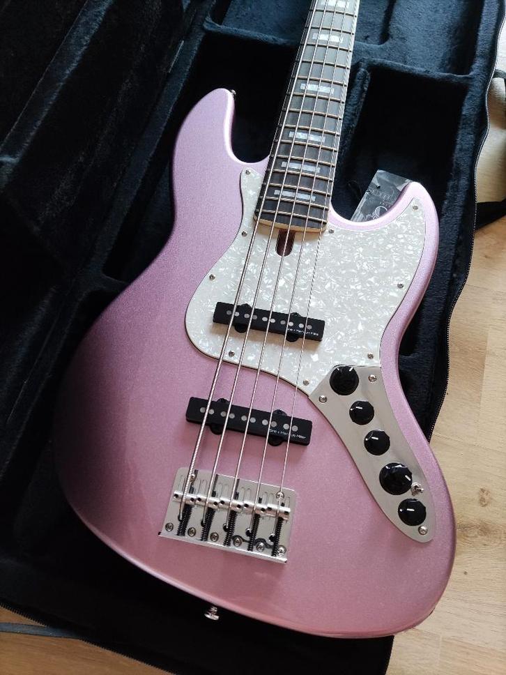 Sire Marcus Miller V7 5 cordes échange, Musique & Instruments, Instruments à corde | Guitares | Basses, Comme neuf, Électrique