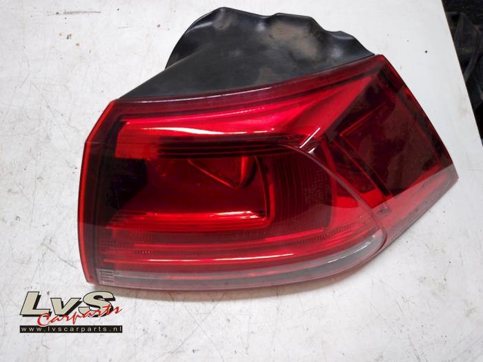 Feu arrière droit d'un Volkswagen Golf, Autos : Pièces & Accessoires, Éclairage, Volkswagen, Utilisé, 3 mois de garantie, Enlèvement ou Envoi