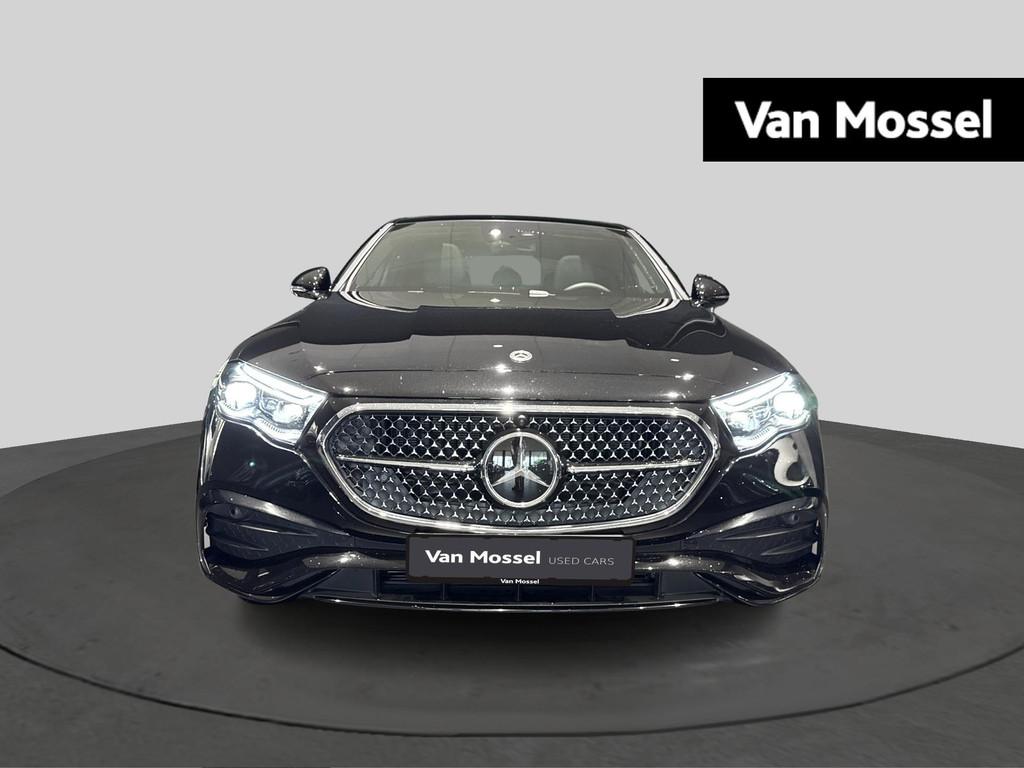 Mercedes-Benz E 200 Star Edition Berline + BURMESTER + TREKH, Auto's, Automaat, 4 deurs, Gebruikt, Zwart