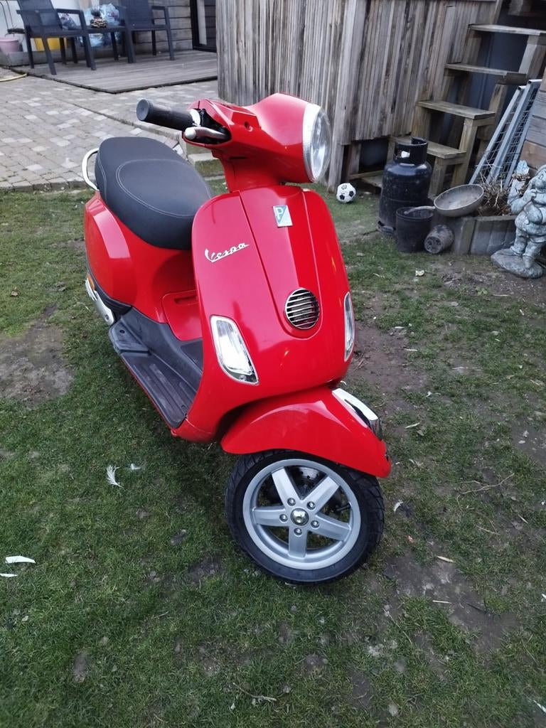 Vespa lx50 4 kleppen bj 2011 3200 km, Fietsen en Brommers, Ophalen, Gebruikt, Klasse B (45 km/u), Benzine