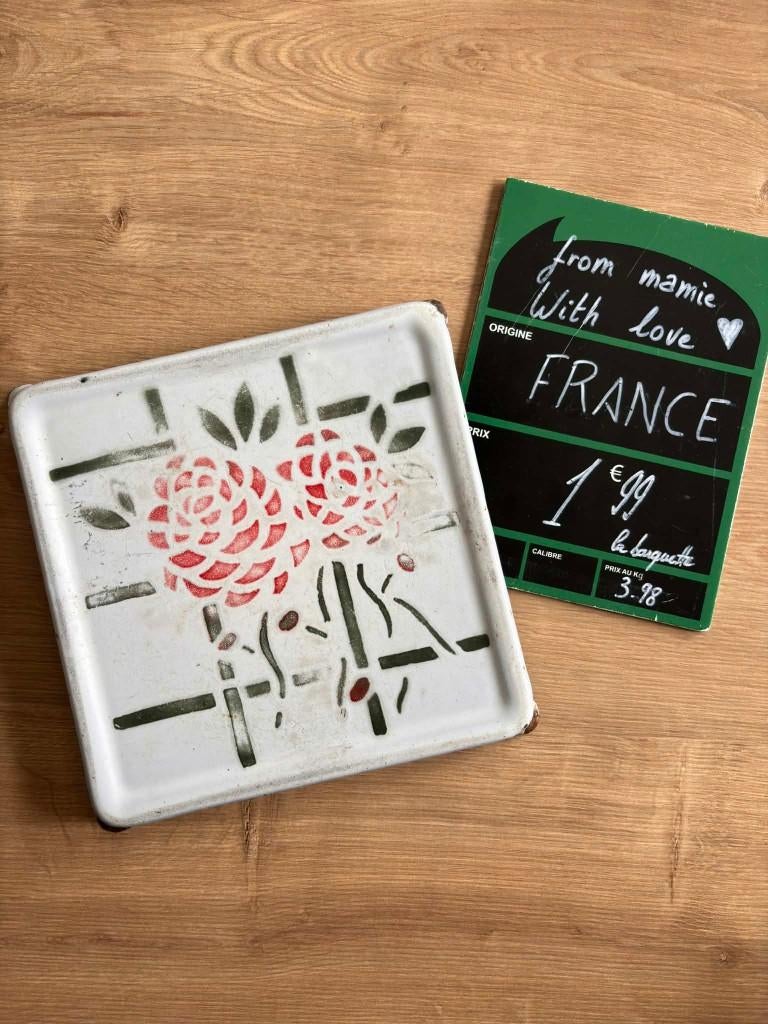 dessous de plat vintage carré émaillé décor de fleurs, Enlèvement ou Envoi, Utilisé, Autres types, Autres matériaux