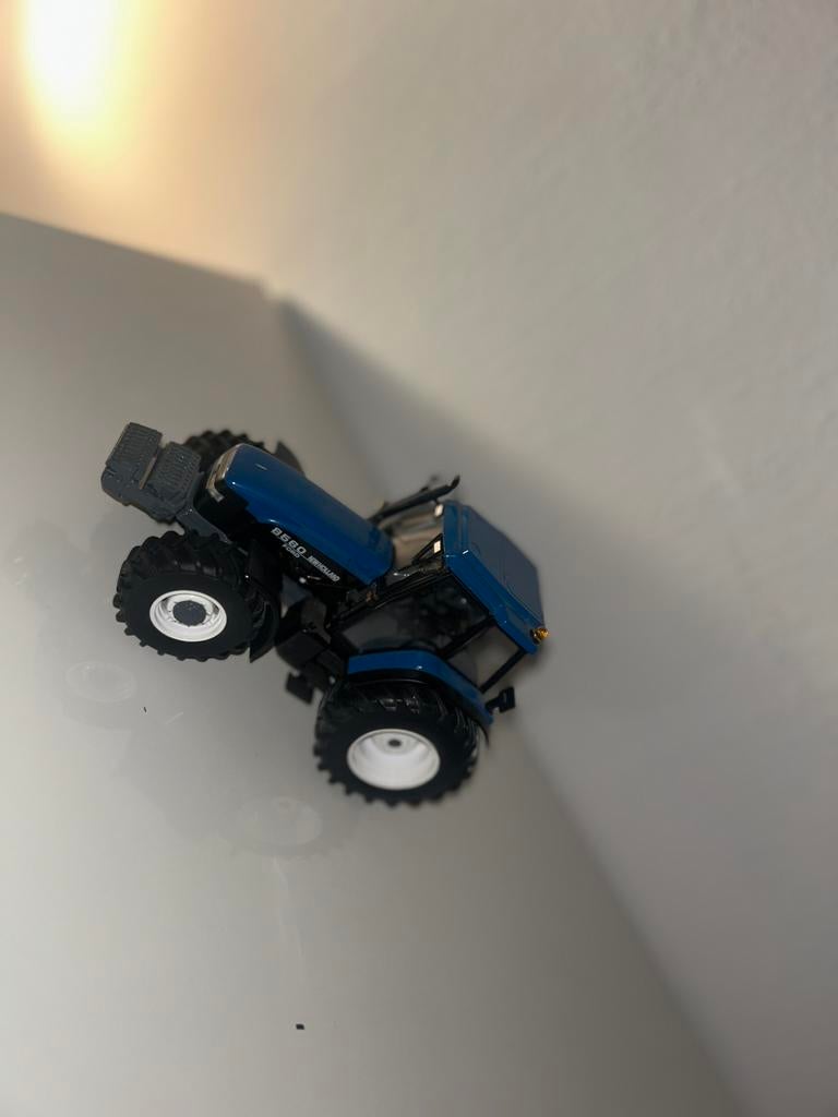 REPLICAGRI New Holland 8560 tractor in schaal 1:32, Ophalen of Verzenden, Zo goed als nieuw