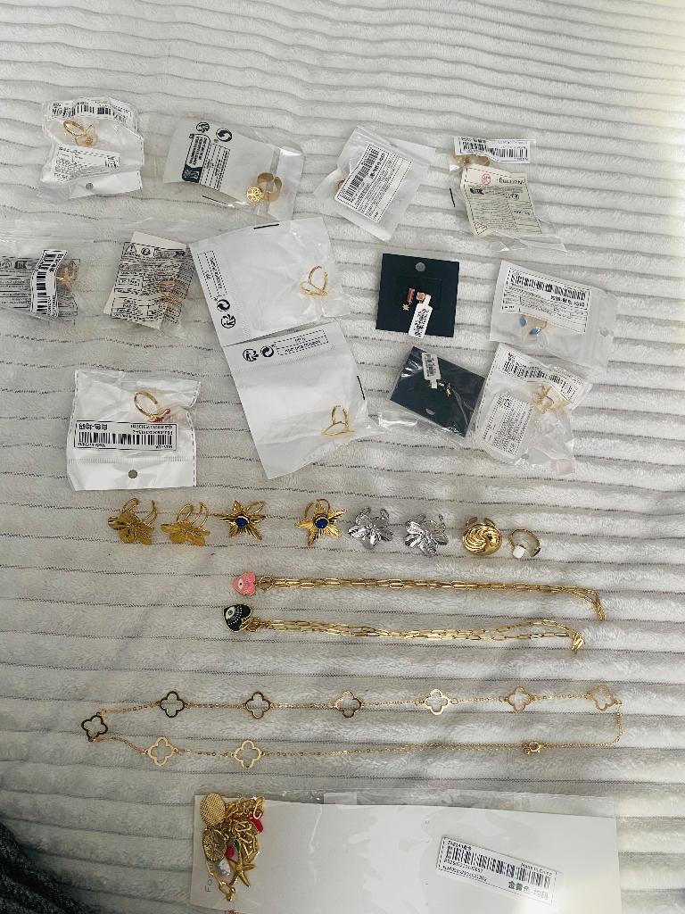 Lot de bijoux & accessoires, Handtassen en Accessoires, Armbanden, Nieuw, Overige materialen, Ophalen