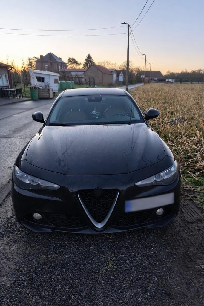 Alfa Romeo Giulia 2.2 diesel - 2017- 11867 km, Neuf, Pneus et Jantes, Véhicule de tourisme, 17 pouces