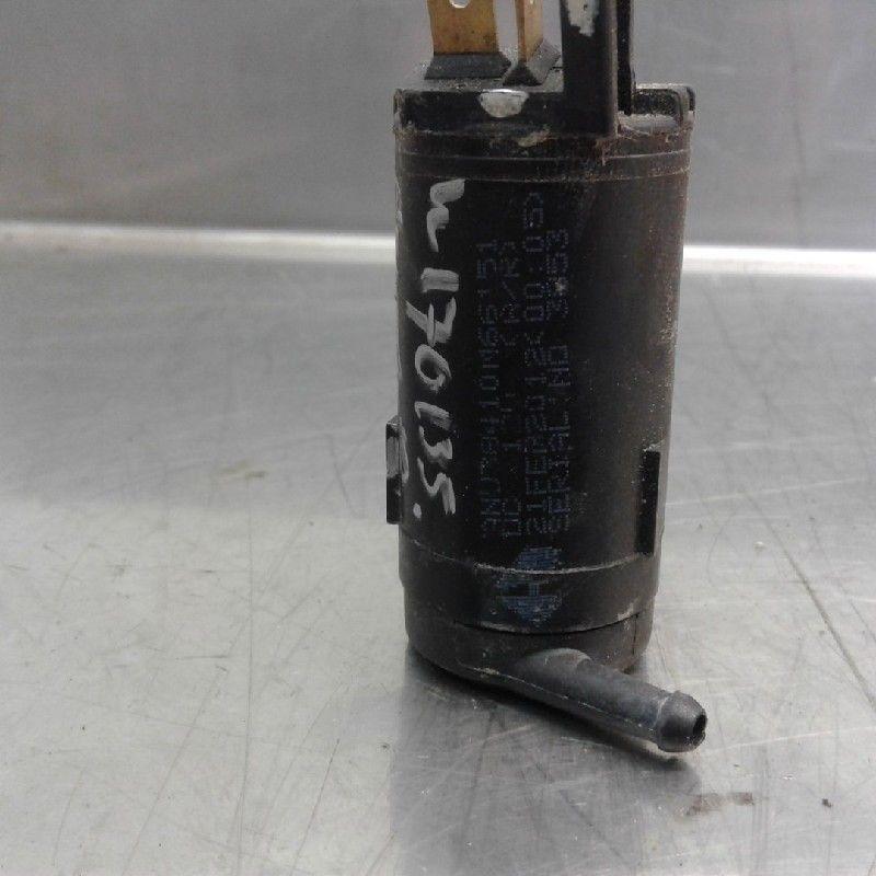 LAVE-GLACE POMPE ARRIÈRE Suzuki Alto (01-2009/-), Dhr. M. Roggen, Stadsweg 37 37
9917 PV  WIRDUM GR., NL, Suzuki, Utilisé