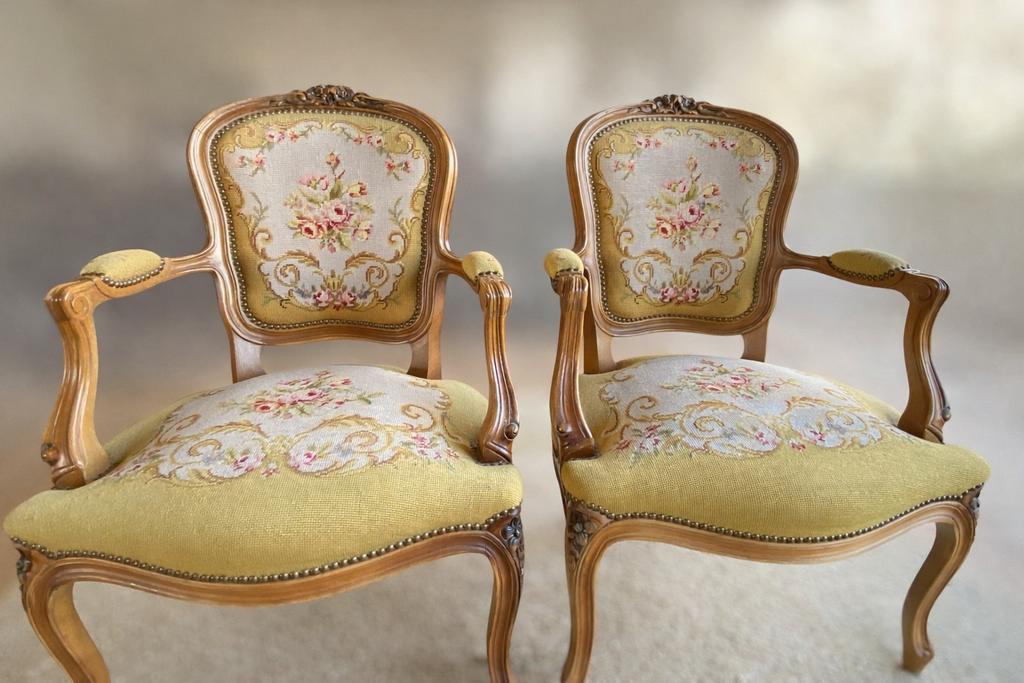 Ensemble de fauteuils Louis XI vintage en bon état, Antiquités & Art, Antiquités | Meubles | Chaises & Canapés, Enlèvement