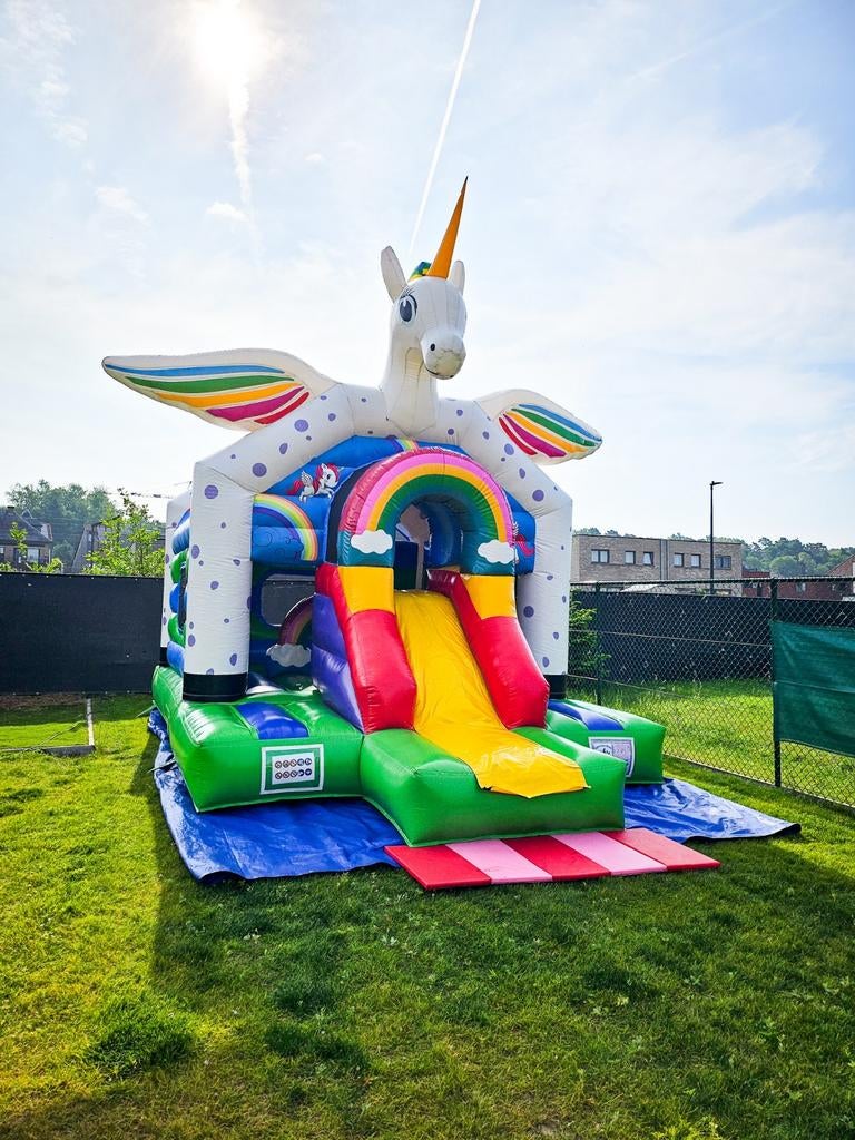 Château gonflable Licorne à louer, Enlèvement