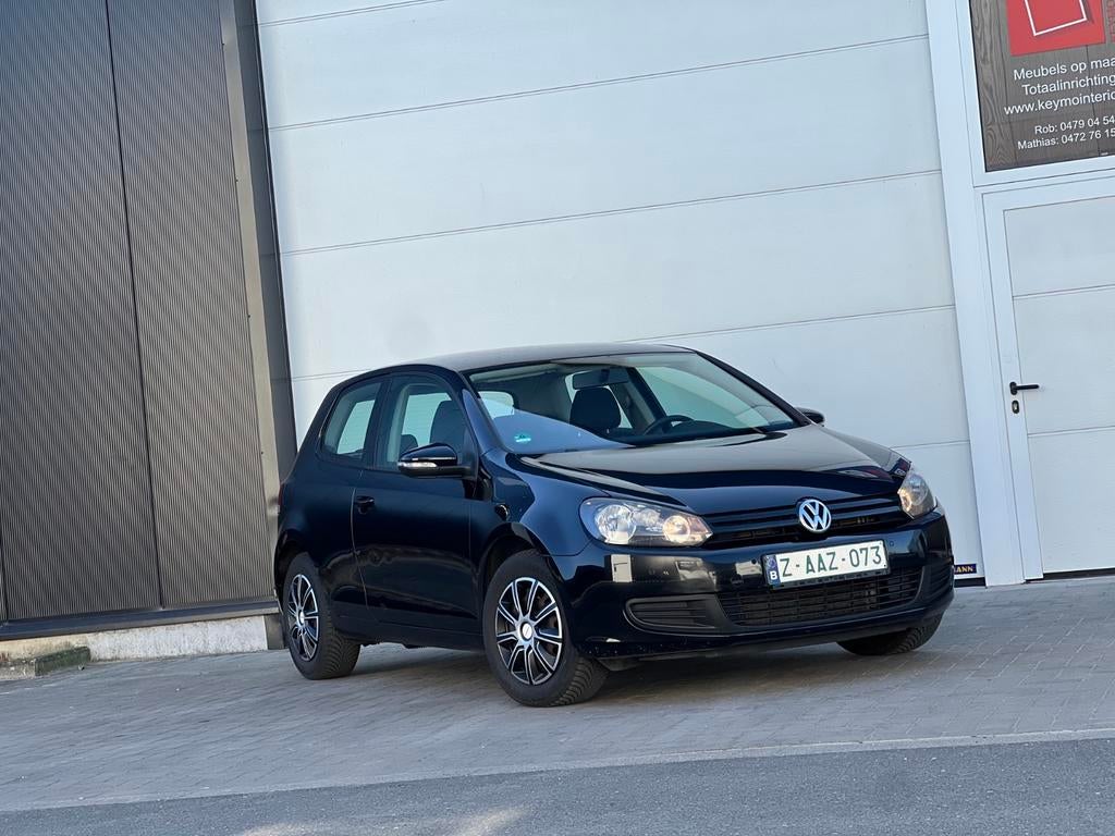 Volkswagen golf 6 Benzine /2009 euro5-150000km met kuering, Auto's, Volkswagen, Euro 5, Zwart, Bedrijf, 1400 cc