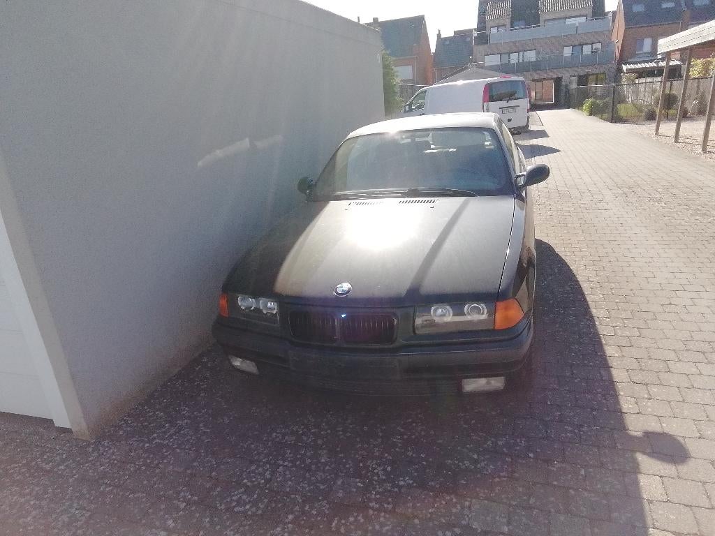 Bmw e36 coupe 318is oldtimer contrôle vrij, Auto's, BMW, Achterwielaandrijving, 4 cilinders, Particulier, 140 kW