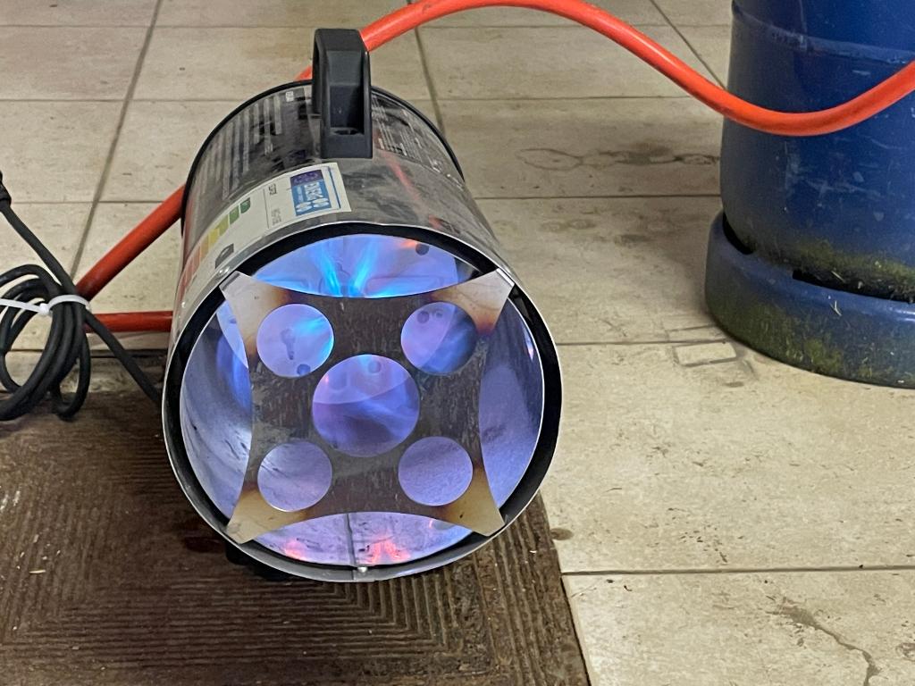 canon à air chaud au gaz, Bricolage & Construction, Moins de 60 cm, Enlèvement ou Envoi, Comme neuf, Moins de 200 watts