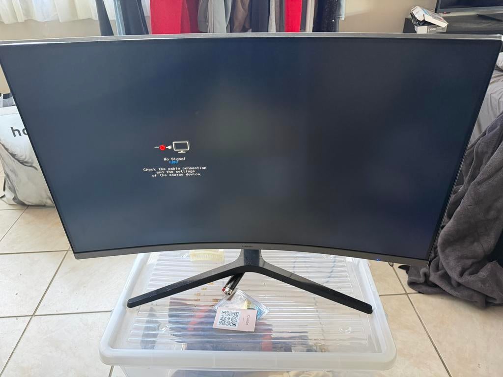 Samsung 32 inch curved, Computers en Software, Ophalen, Zo goed als nieuw