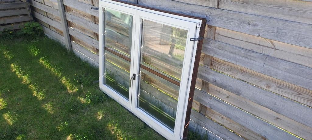 Een lot houten ramen met dubbele beglazing. Gratis., Bricolage & Construction, Châssis & Portes coulissantes, Enlèvement