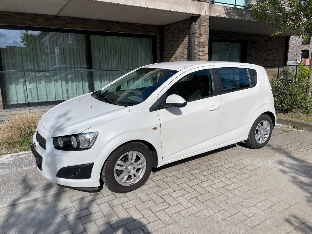Chevrolet Aveo 1.2i avec seulement 62 000km, Autos, Chevrolet, Electronic Stability Program (ESP), Euro 5, Achat, Aveo