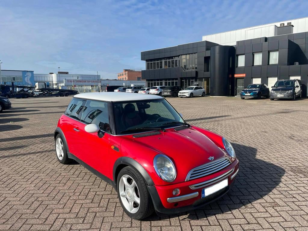 Mini Cooper One 1.6i 120.000km's gekeurd met carpass, Voorwielaandrijving, 4 zetels, Parkeersensor, Zwart