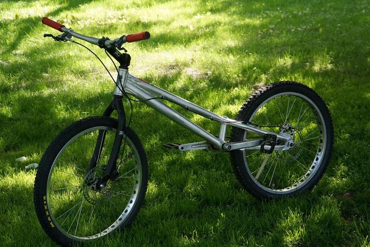 Trialbike 24”, Fietsen en Brommers, Fietsen | Crossfietsen en BMX, Gebruikt, 20 tot 24 inch, Aluminium, Ophalen