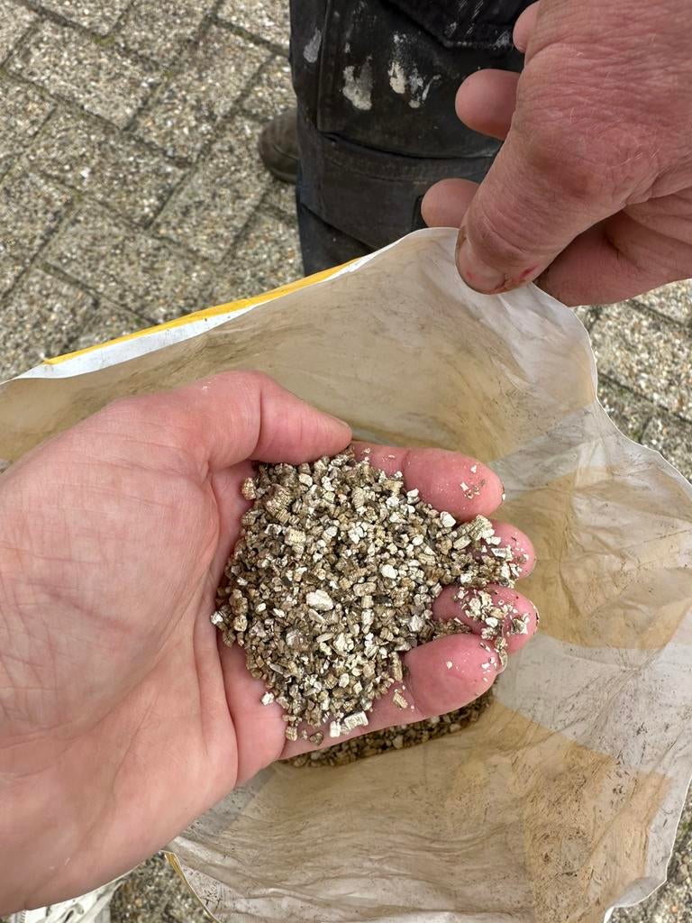 Gratis vermiculite korrels voor schoorsteen / haard, Ophalen, Zo goed als nieuw