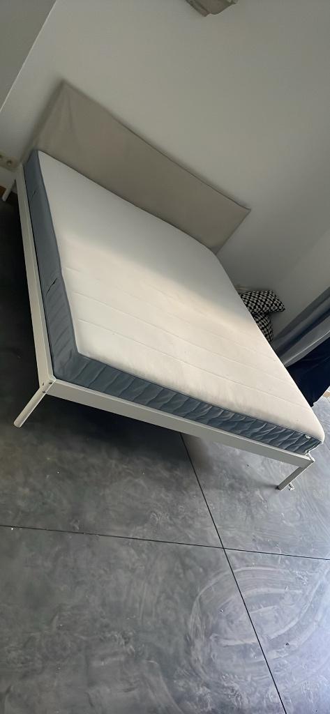lit double Ikea avec matelas, Comme neuf, 180 cm ou plus, 100 cm ou plus, Enlèvement