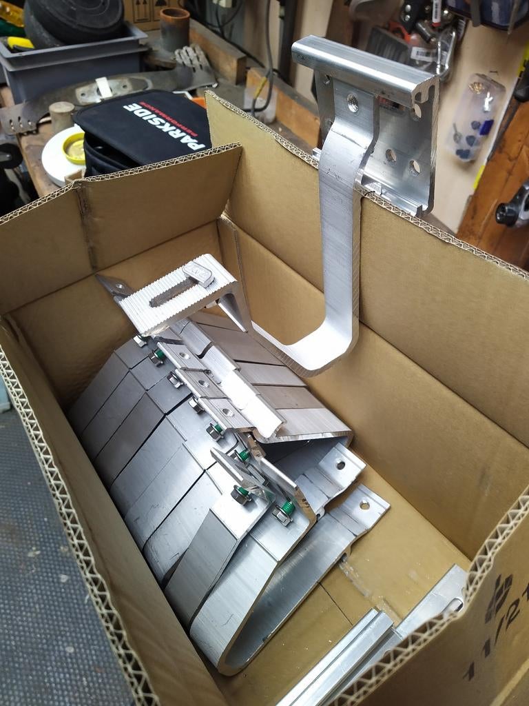 Haken voor zonnepanelen, Ophalen