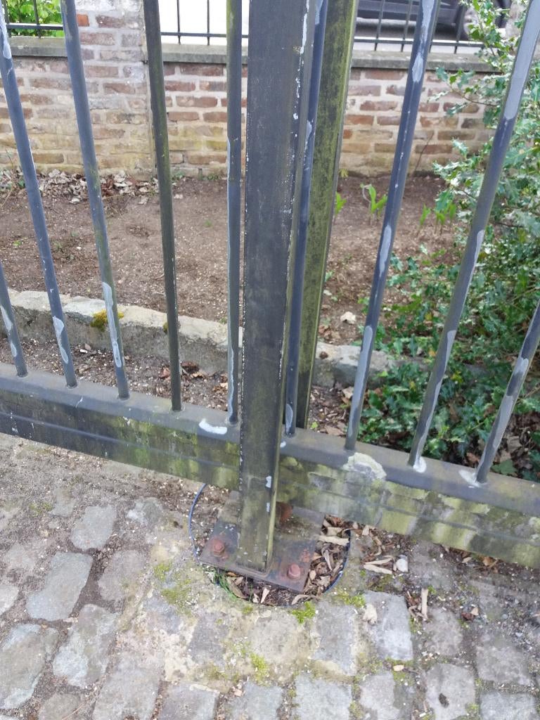 2 Schuifpoorten en 3 steunen, Ophalen, Gebruikt, IJzer