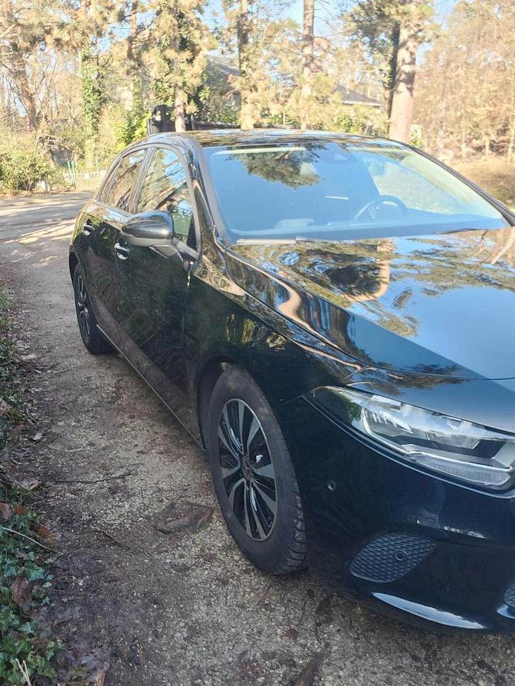 Mercedes A180, Autos, Mercedes-Benz, Particulier, Classe A, Essence, Euro 6, Berline, 5 portes, Boîte manuelle, Noir, Noir, Tissu