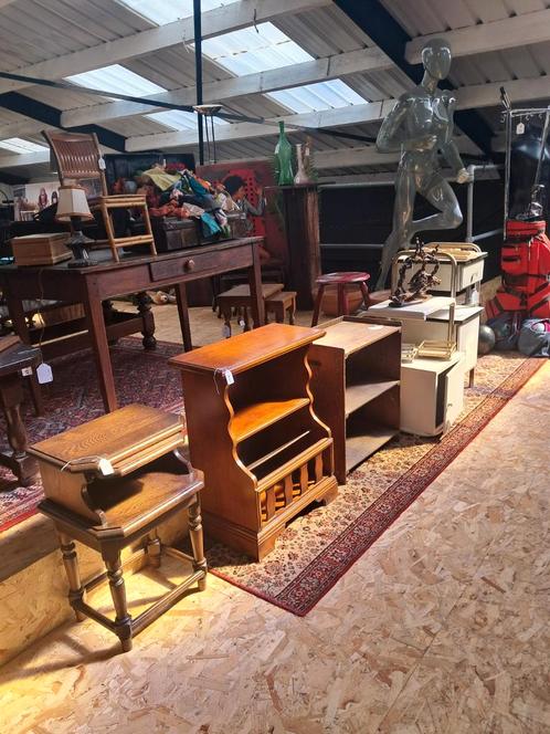 Tweedehandszaak out&nief ook open op zondag, Hobby en Vrije tijd, Overige Hobby en Vrije tijd, Ophalen