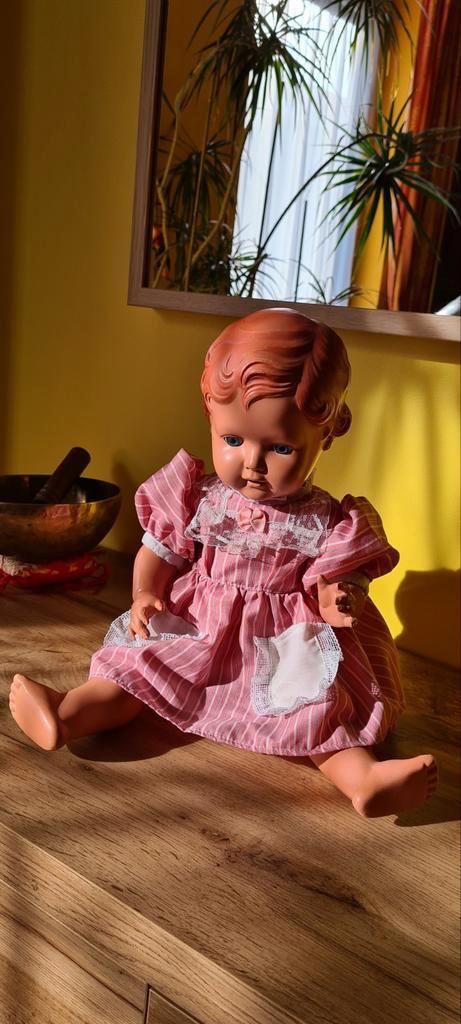 Schildpadpop van 49 cm, Verzamelen, Poppen, Zo goed als nieuw, Kleertjes, Ophalen of Verzenden