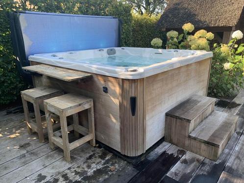 Jacuzzi Fox Eternal omkast met ceder hout en toogje, Jardin & Terrasse, Jacuzzis, Utilisé, Fixé, Couverture, Tapis de sol, Filtre