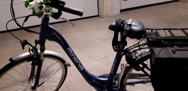 ELEKTRISCHE  FIETS, Fietsen en Brommers, Elektrische fietsen, Zo goed als nieuw, Ophalen