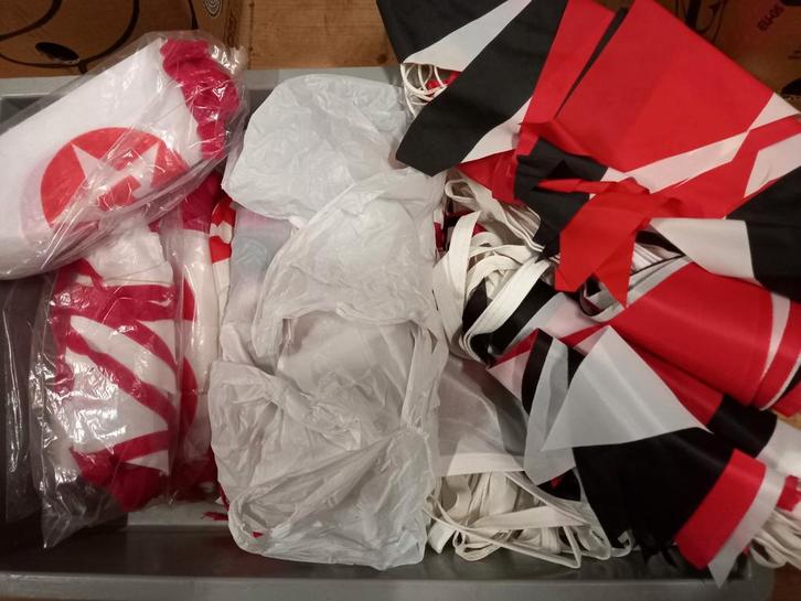 Groot lot texaco vlaggen - wimpels - zoldervondst, Diversen, Vlaggen en Wimpels, Zo goed als nieuw, Ophalen