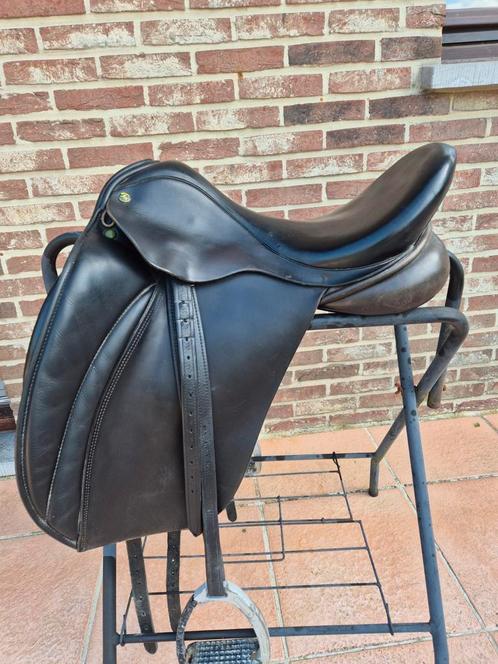 dressuurzadel Hulsebos WB3 17.5, Dieren en Toebehoren, Paarden en Pony's | Hoofdstellen en Tuigage, Zo goed als nieuw, Ophalen of Verzenden