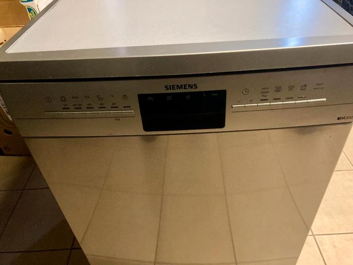 Vaatwasser Siemens SN236I03ME/28 (IQ300) vrijstaand/Inbouw, Elektronische apparatuur, Vaatwasmachines, Zo goed als nieuw, Vrijstaand