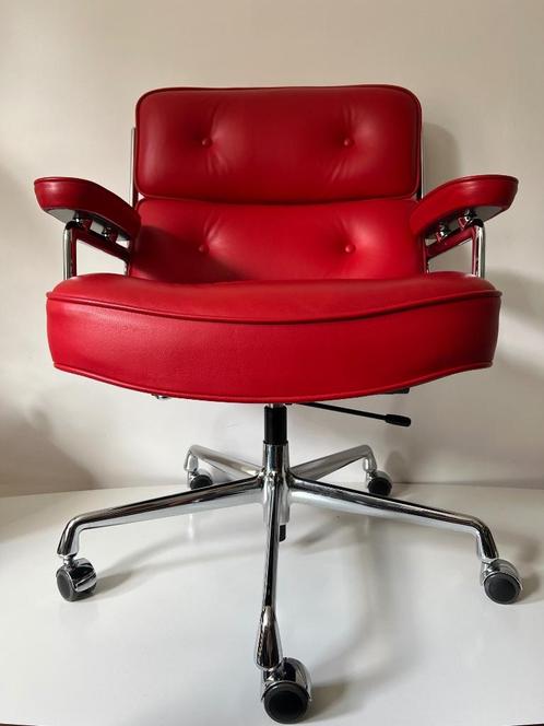 Vitra Eames Time Life Lobby Chair ES104 rood leer ALS NIEUW, Huis en Inrichting, Bureaustoelen, Bureaustoel, Rood, Ophalen