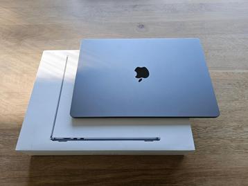 Macbook air 15 inch m2 2023 beschikbaar voor biedingen