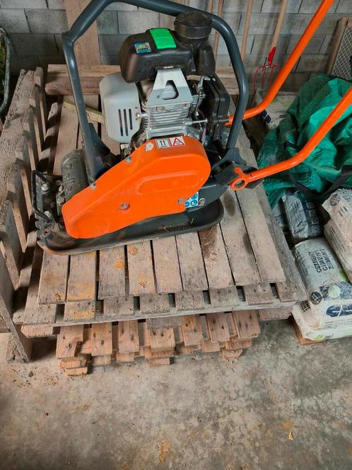 Trilplaat te huur, Doe-het-zelf en Bouw, Gereedschap | Overige machines, Gebruikt, Ophalen
