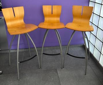 bar krukken beschikbaar voor biedingen