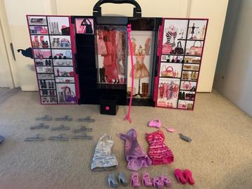 Barbie kledingkast  beschikbaar voor biedingen