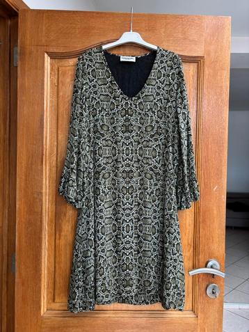 Robe Essentiel Antwerp T.36, Taille 36 (S), Essentiel antwerp, Vert, Enlèvement