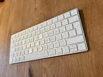 Apple Magic Keyboard – QWERTY – Lightning Port, Computers en Software, Ergonomisch, Ophalen of Verzenden, Zo goed als nieuw, Draadloos