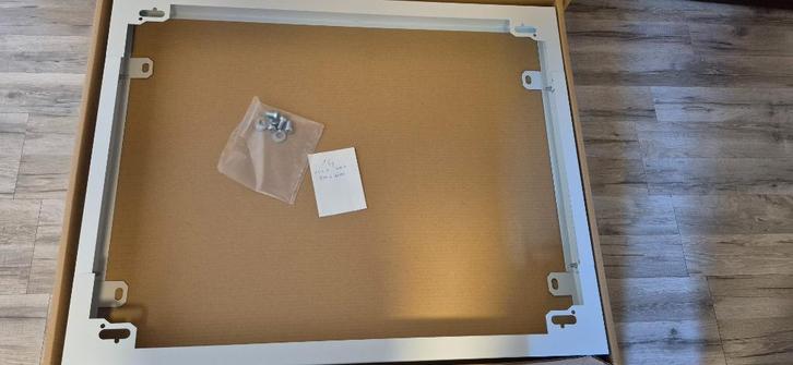 Socle/Plinthe CANOVATE CCA-7-3007 – Neuf – 800x1000 mm, Computers en Software, Serverkasten, Nieuw, Geperforeerd, Plaatstaal, Ophalen of Verzenden