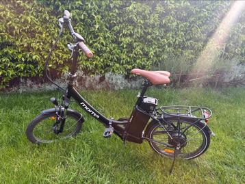 Elektrische plooifiets van Moma, zwart beschikbaar voor biedingen