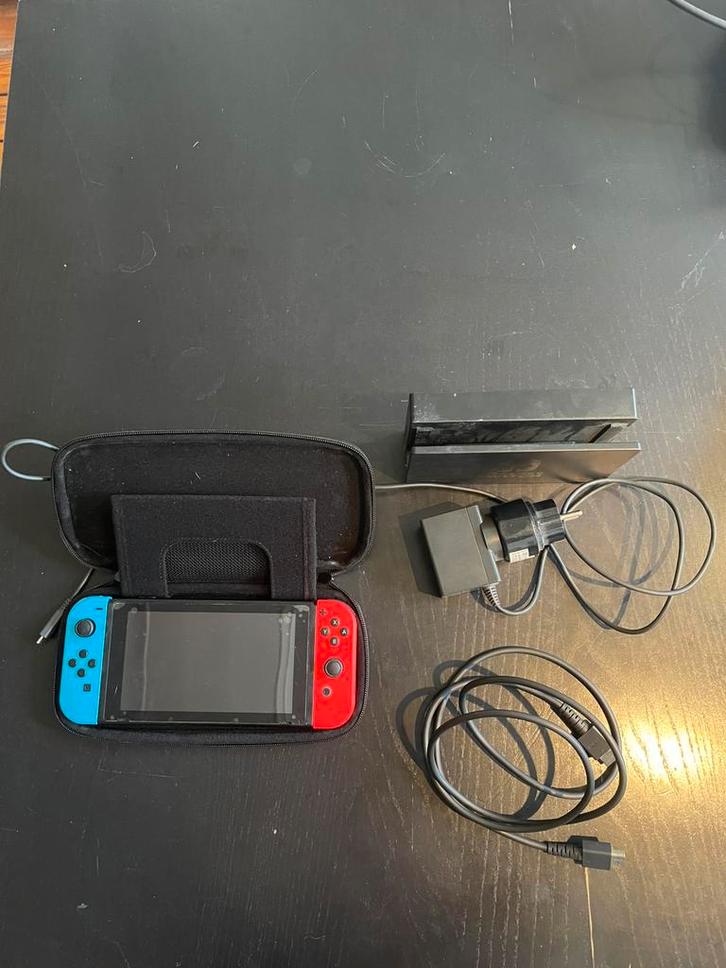Nintendo Switch, Games en Spelcomputers, Spelcomputers | Nintendo Switch, Gebruikt, Switch Original, Met 1 controller, Met games