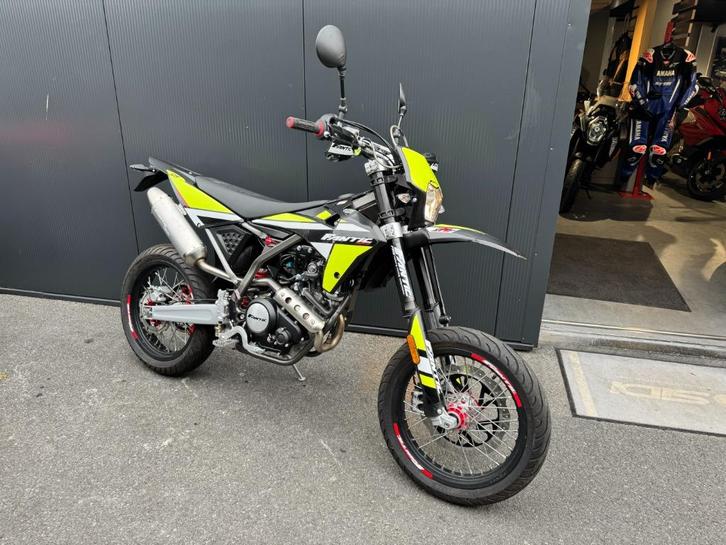 Fantic - XMF 125 PERFORMANCE, Motoren, Motoren | Overige merken, Bedrijf, SuperMoto, 11 kW of minder, 1 cilinder, Minimaal motorrijbewijs A1
