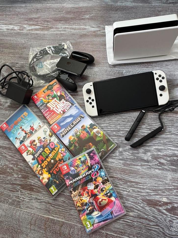 Console Nintendo SWITCH OLED + JEUX, Games en Spelcomputers, Spelcomputers | Nintendo Switch, Zo goed als nieuw, Switch OLED, Ophalen